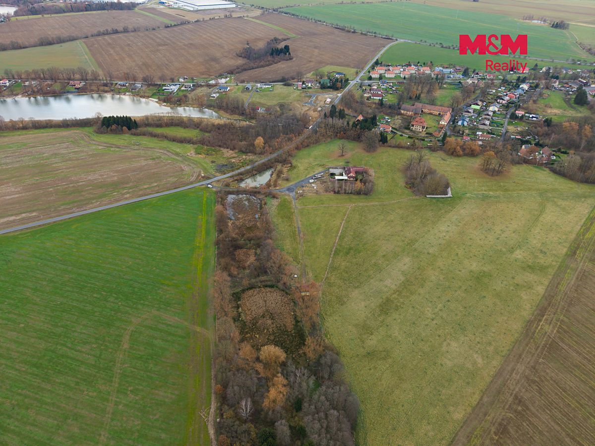 Prodej rodinného domu 250 m², pozemek 1600 m² – fotografie 3