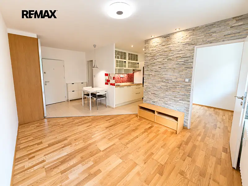 Pronájem bytu 2+kk 38 m², Praha – náhled fotky 3