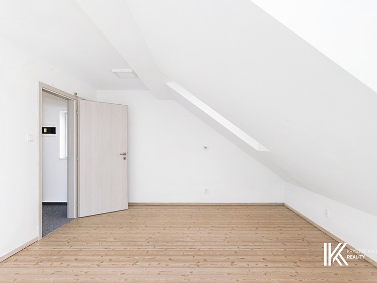 Pronájem komerčního prostoru, 131 m² (25 z 40)