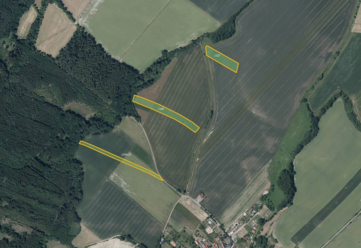 Prodej pole 23393 m²