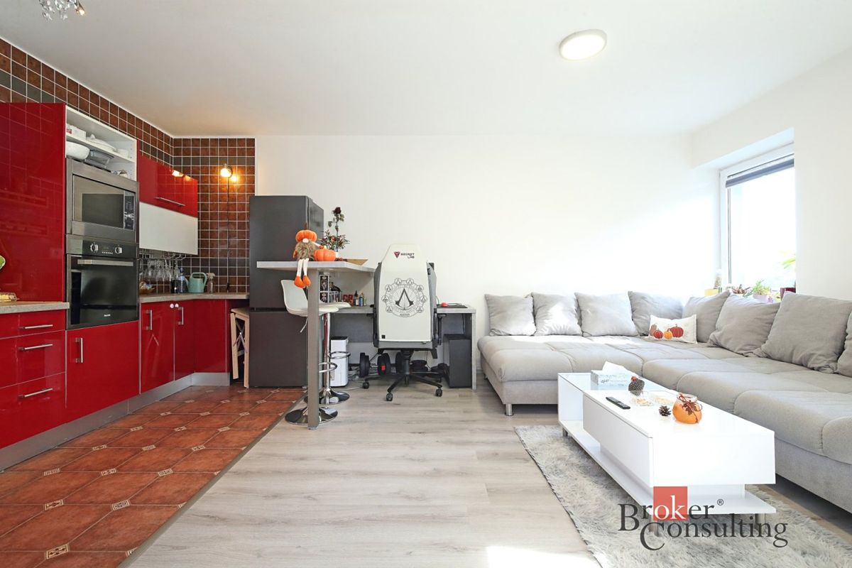 Pronájem bytu 2+kk 48 m² – fotografie 4