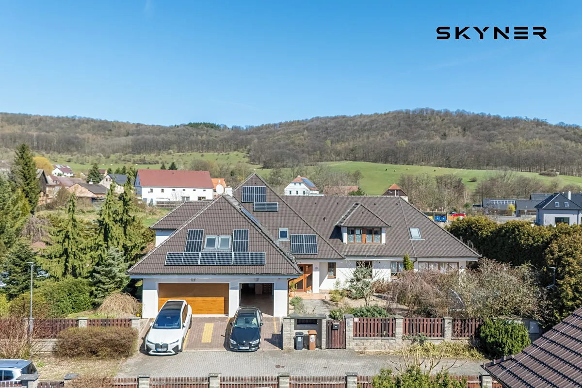 Prodej rodinného domu 584 m², pozemek 1655 m²