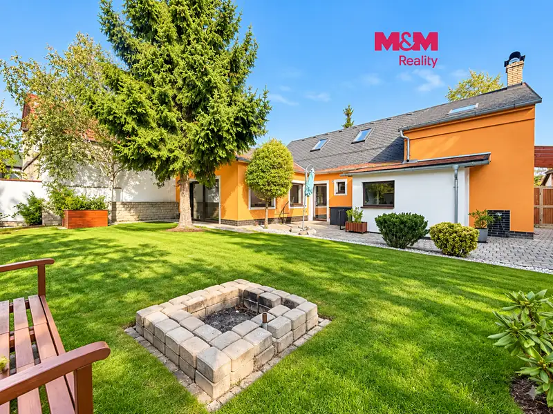 Pronájem rodinného domu 171 m², pozemek 464 m², Praha – náhled fotky 1