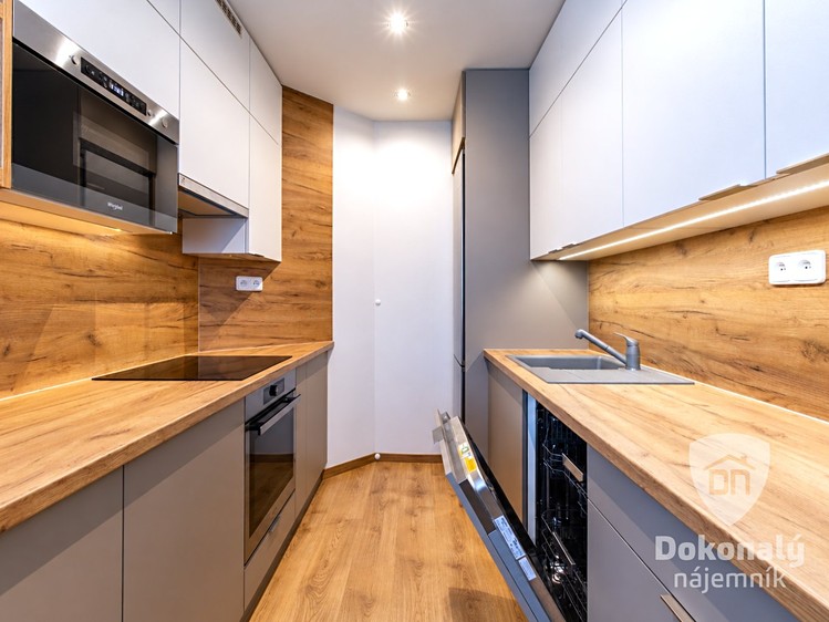 Pronájem bytu 3+kk, 72 m² (5 z 22)