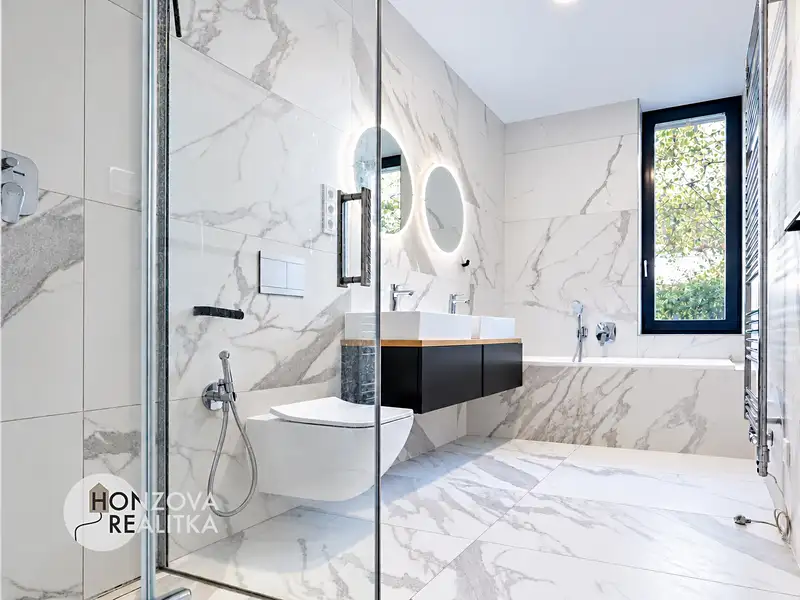 Prodej bytu 4+kk 105 m², Praha – náhled fotky 3