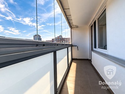Pronájem bytu 3+kk, 72 m² (3 z 22)