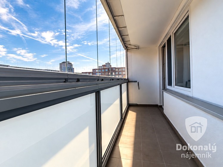 Pronájem bytu 3+kk, 72 m² (3 z 22)
