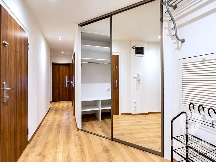 Pronájem bytu 3+kk, 72 m² (16 z 22)