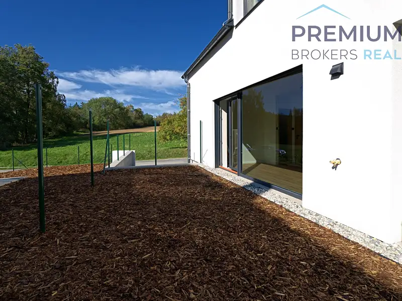 Prodej rodinného domu 102 m², pozemek 92 m², Nové Strašecí – náhled fotky 3