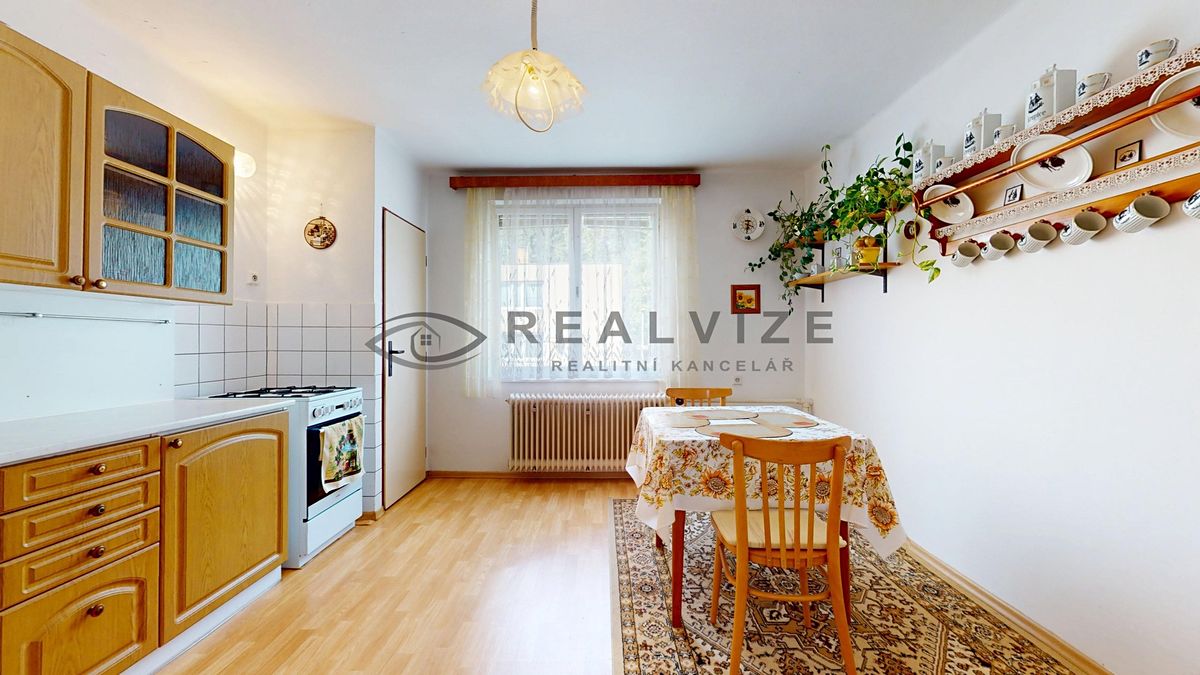 Prodej rodinného domu 180 m², pozemek 1451 m² – fotografie 5