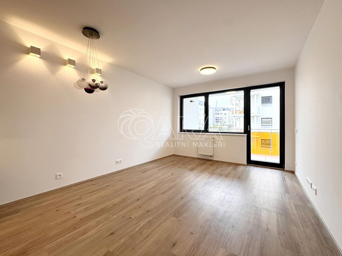 Pronájem bytu 2+kk 53 m² – fotografie 3