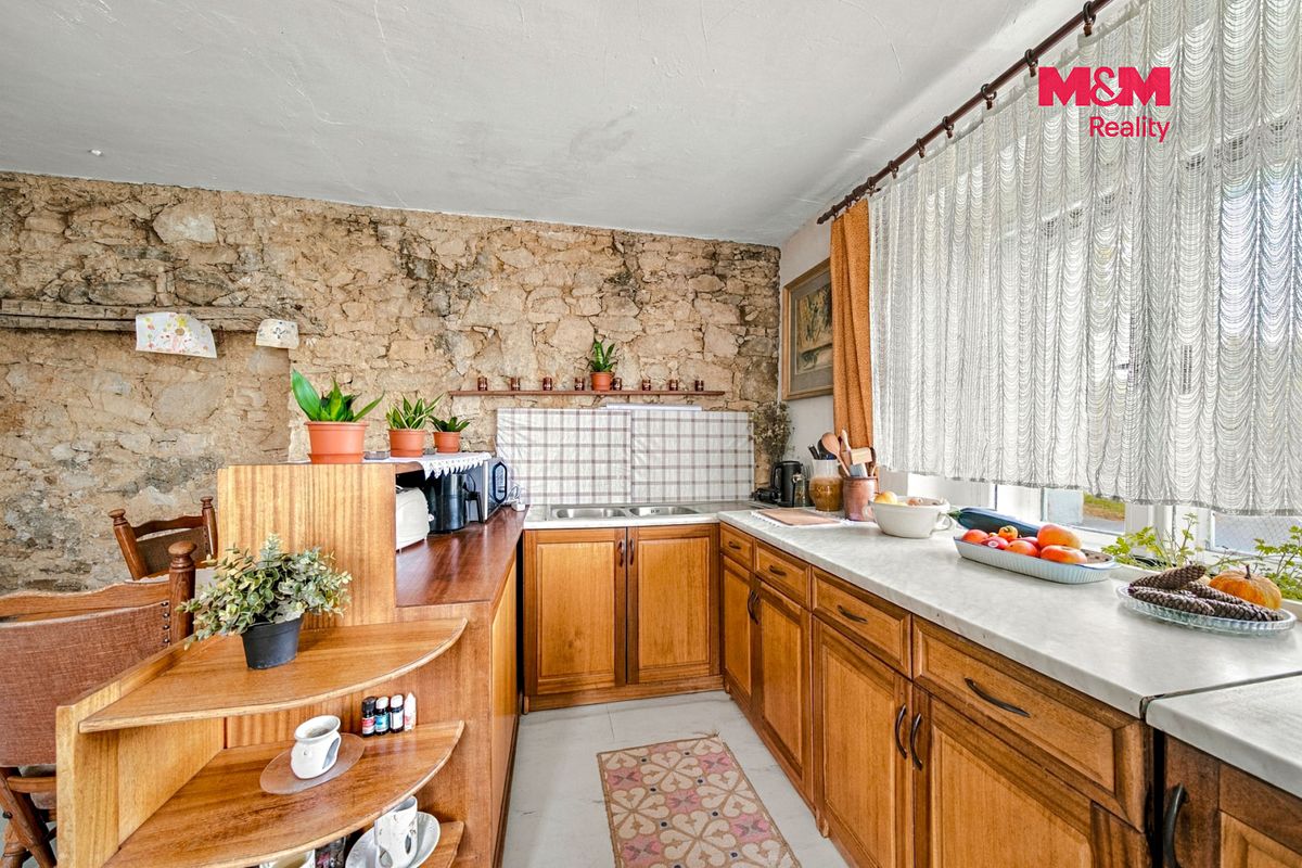 Prodej rodinného domu 40 m², pozemek 288 m² – fotografie 2
