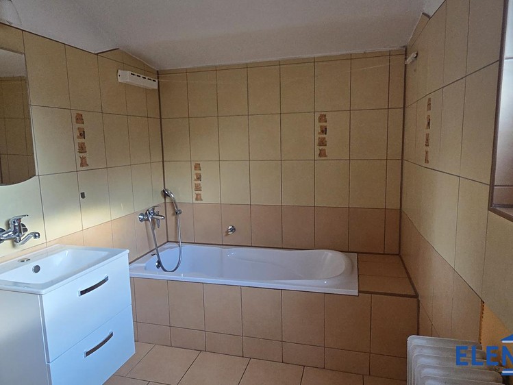 Prodej domu, 260 m² (19 z 33)