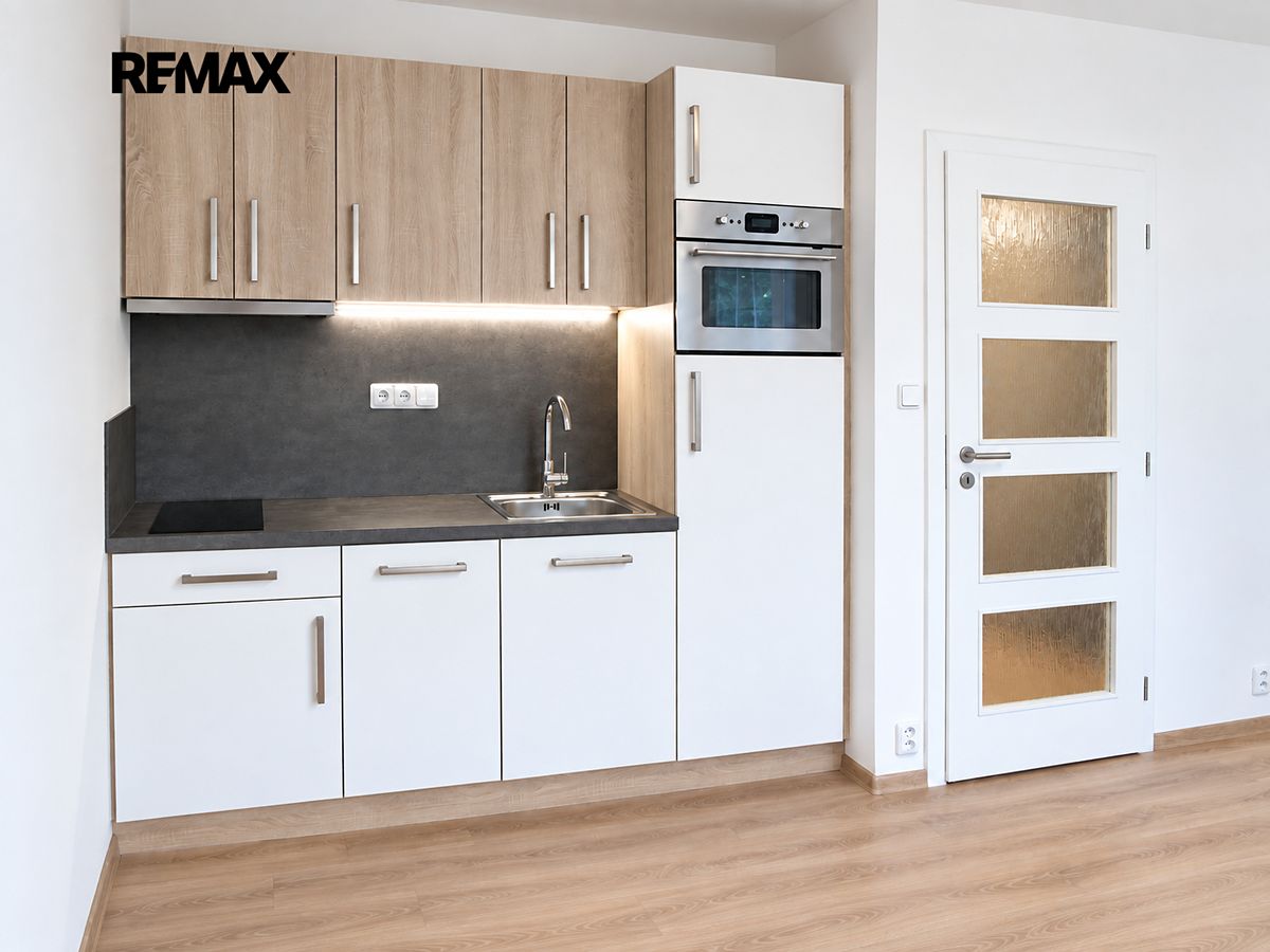 Pronájem bytu 1+kk 32 m² – fotografie 2