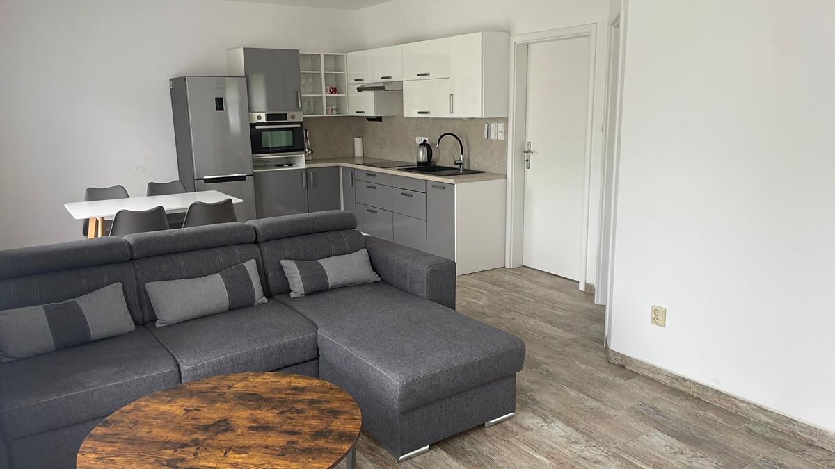 Pronájem bytu 2+kk 52 m² – fotografie 3
