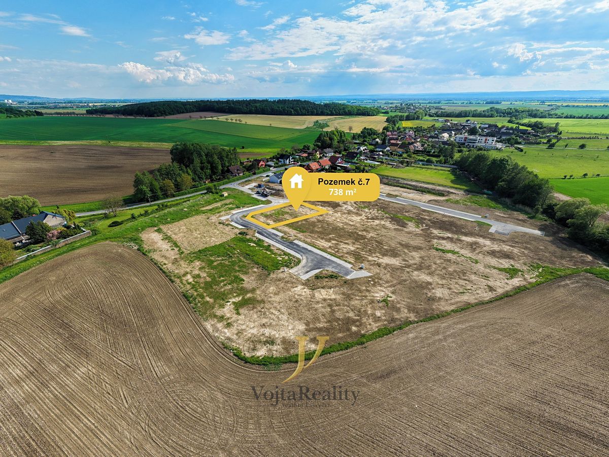 Prodej stavebního pozemku 738 m² – fotografie 2