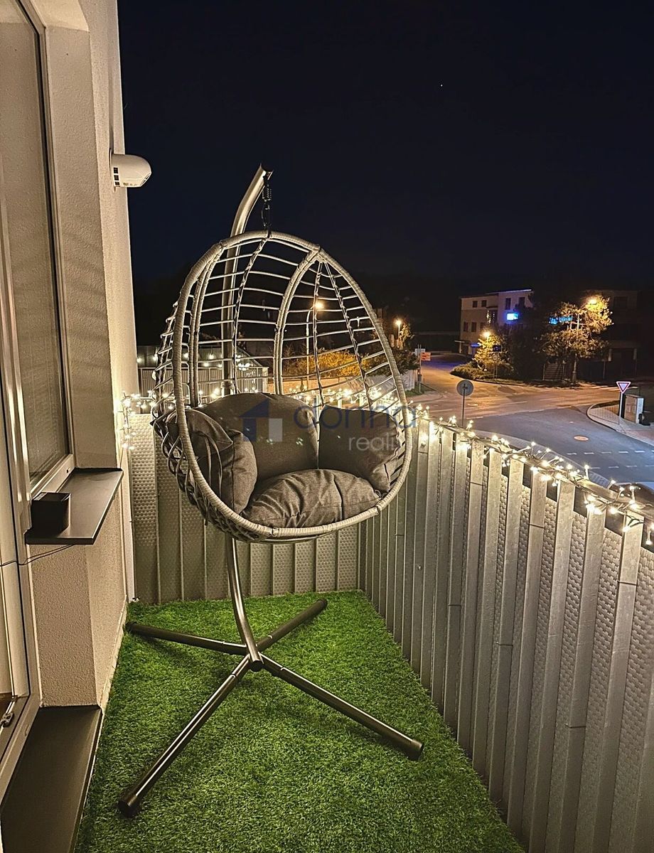 Pronájem bytu 2+kk 44 m² – fotografie 3