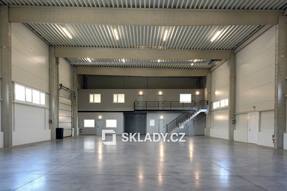 Pronájem skladového prostoru 476 m² – fotografie 3