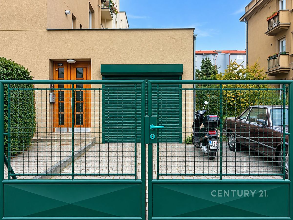 Pronájem garáže 14 m², Praha – fotka 1 z 3