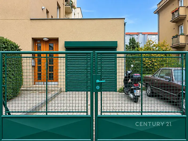 Pronájem garáže 14 m², Praha – náhled fotky 1