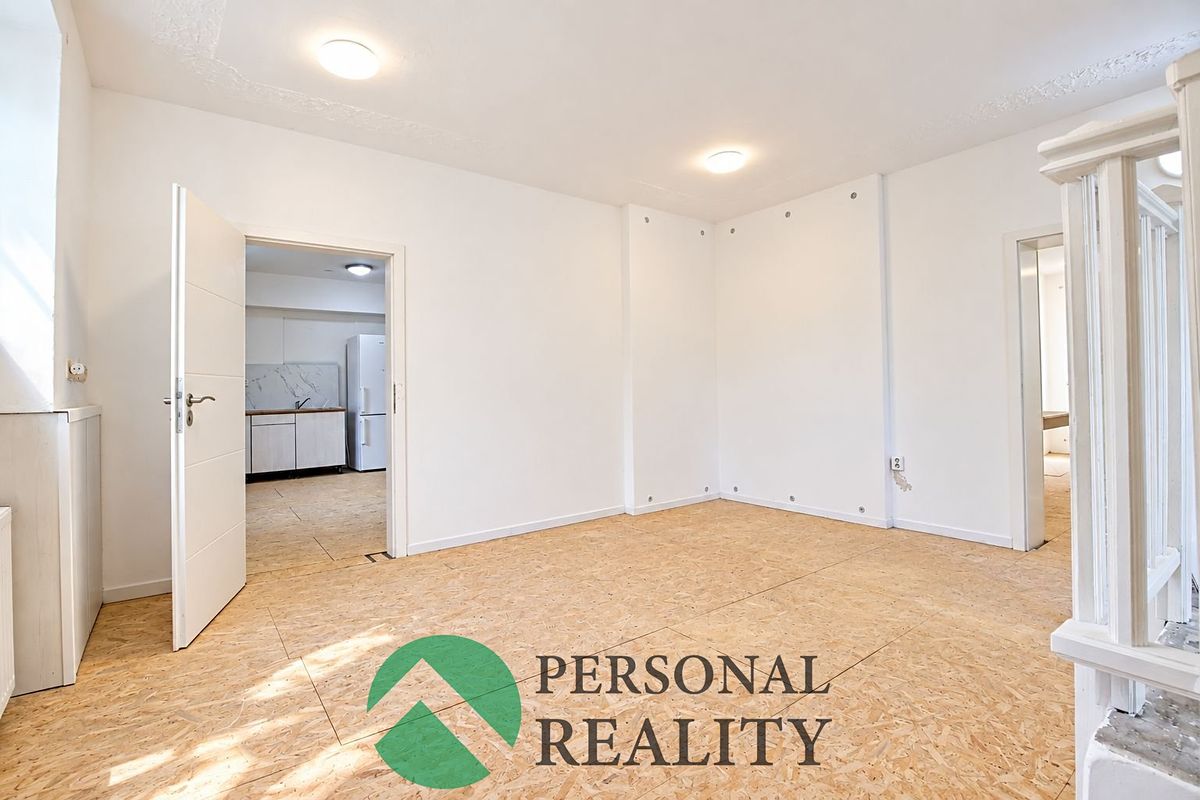 Pronájem kanceláře 70 m² – fotografie 3