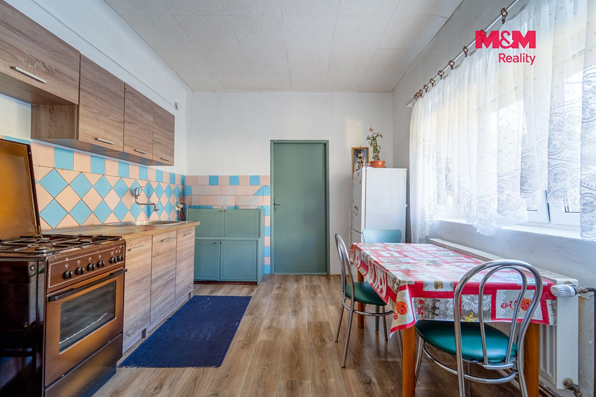 Prodej rodinného domu 353 m², pozemek 515 m² – fotografie 5