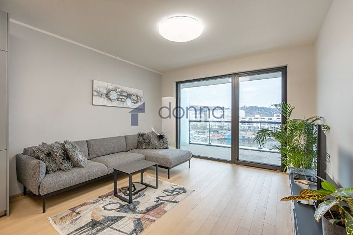 Pronájem bytu 2+kk 60 m², Praha – fotka 1 z 3