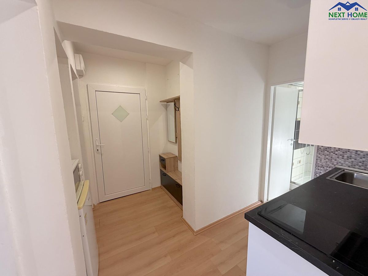 Pronájem bytu 2+kk 38 m² – fotografie 2