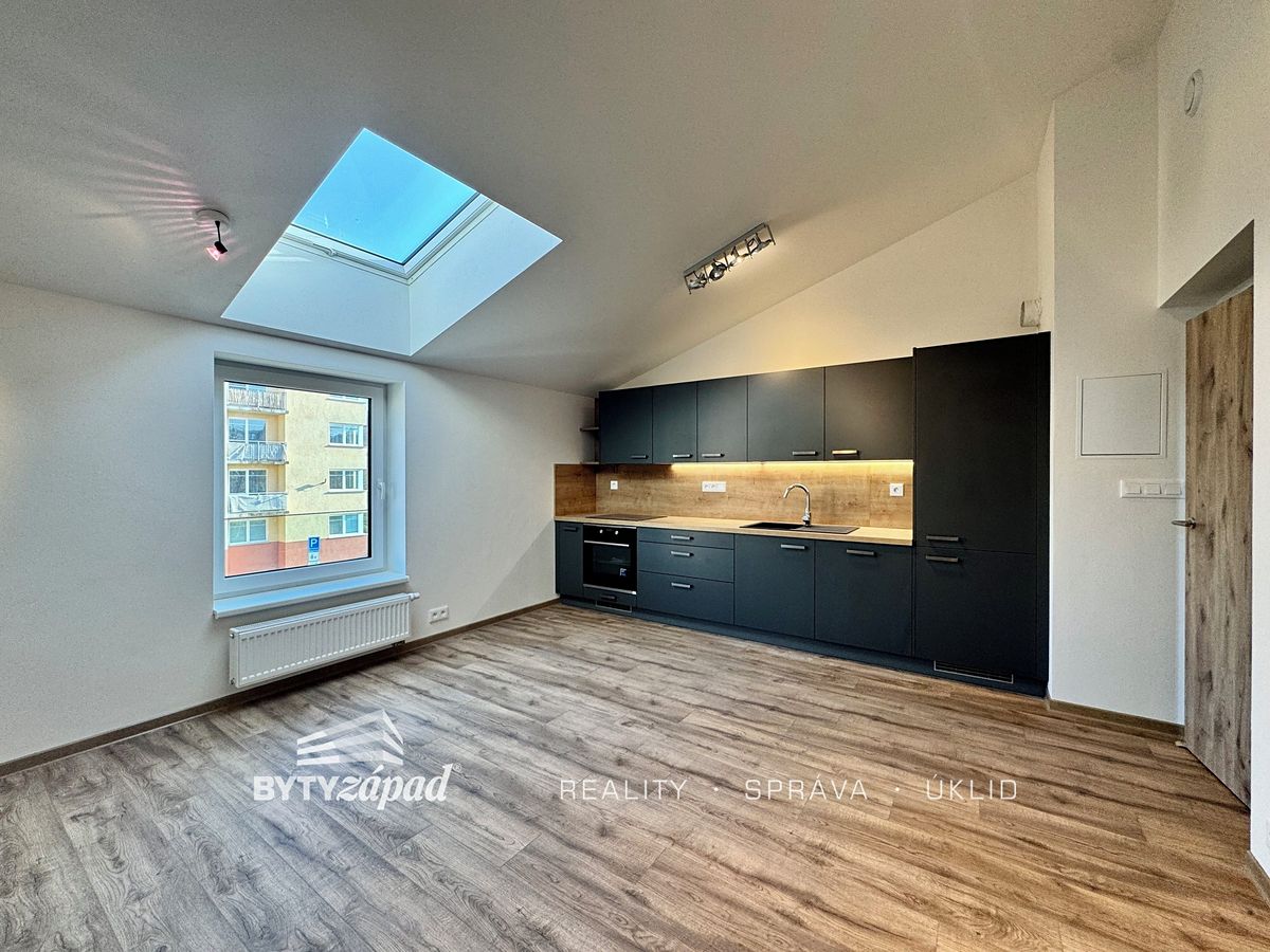 Pronájem bytu 2+kk 48 m² – fotografie 2