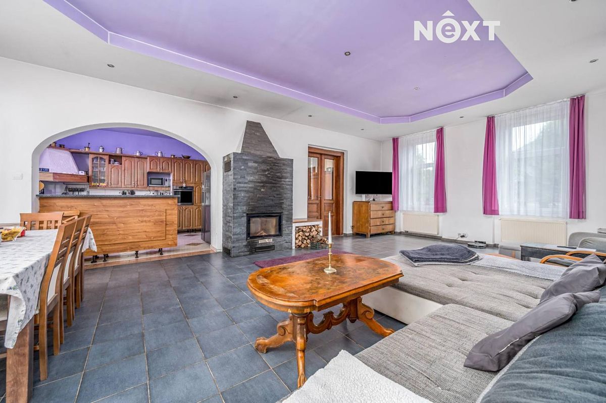 Prodej rodinného domu 325 m², pozemek 1719 m² – fotografie 3