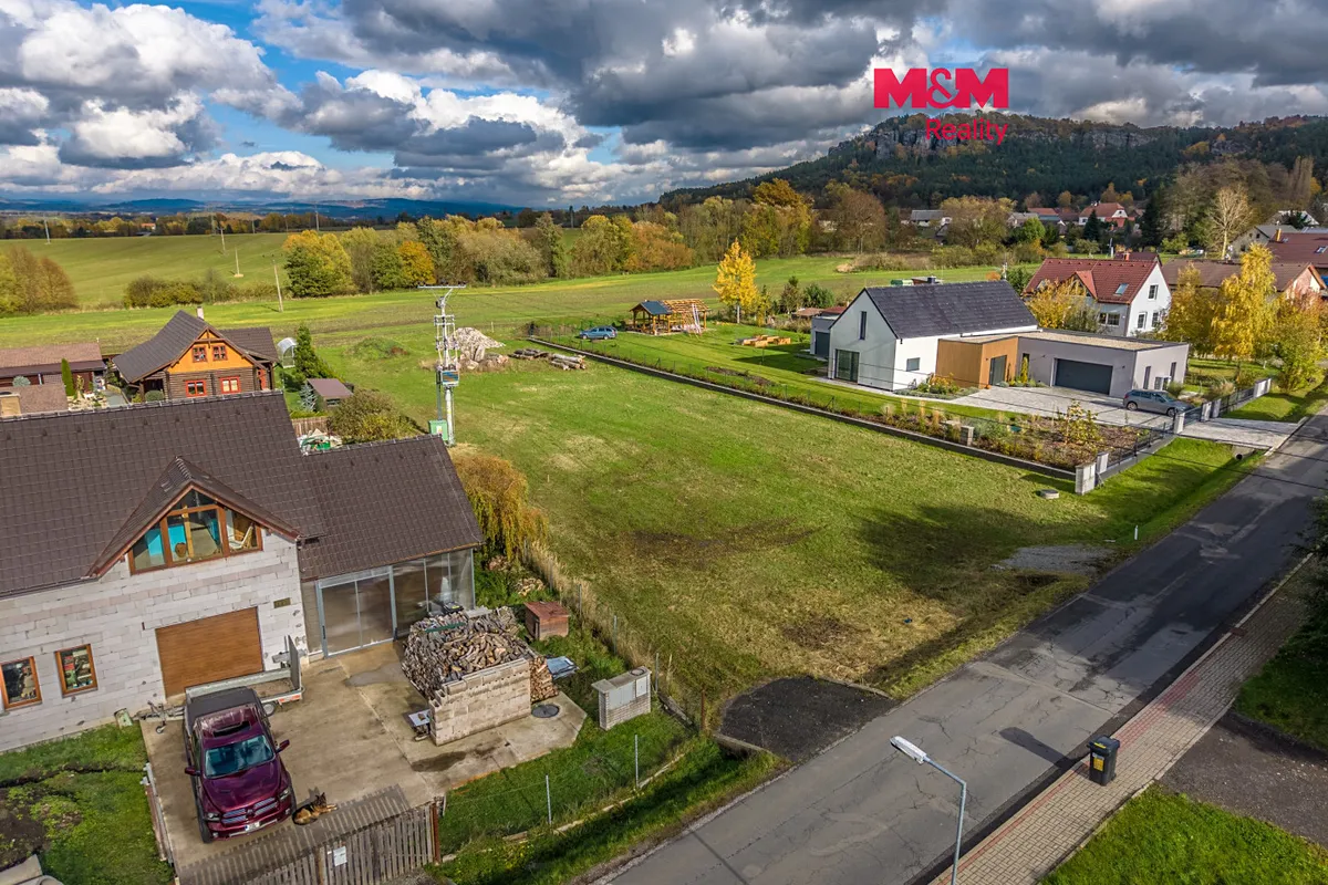Prodej stavebního pozemku 1000 m²