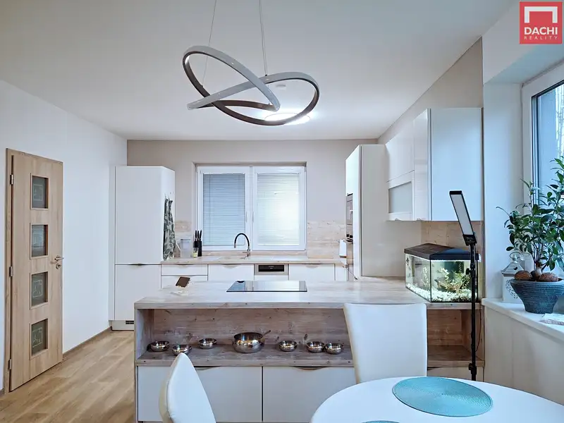 Prodej rodinného domu 150 m², pozemek 1764 m², Dolany – náhled fotky 1
