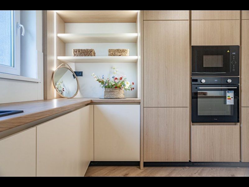Prodej rodinného domu 242 m², pozemek 473 m² – fotografie 2
