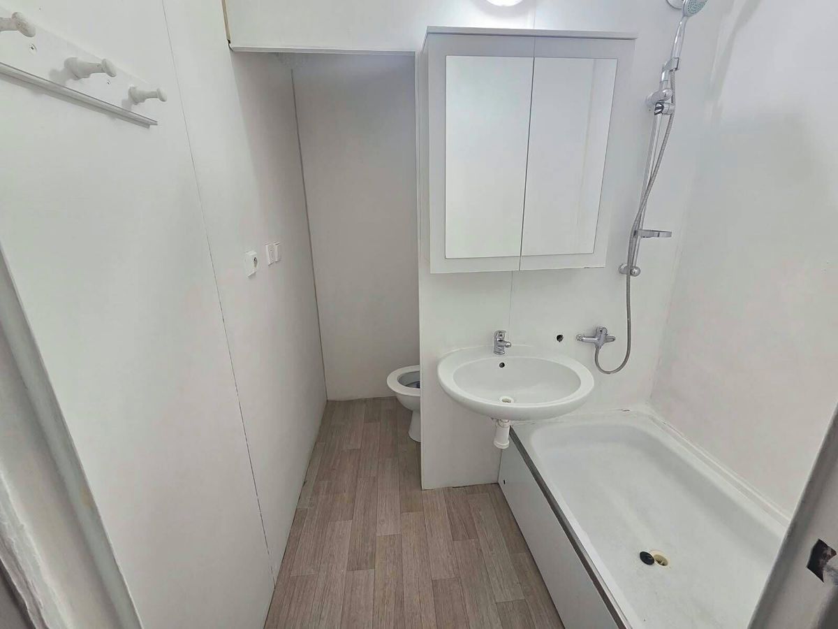 Pronájem bytu 2+kk 39 m² – fotografie 2