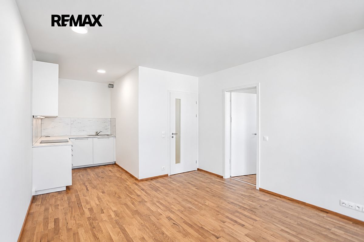 Pronájem bytu 2+kk 47 m² – fotografie 3