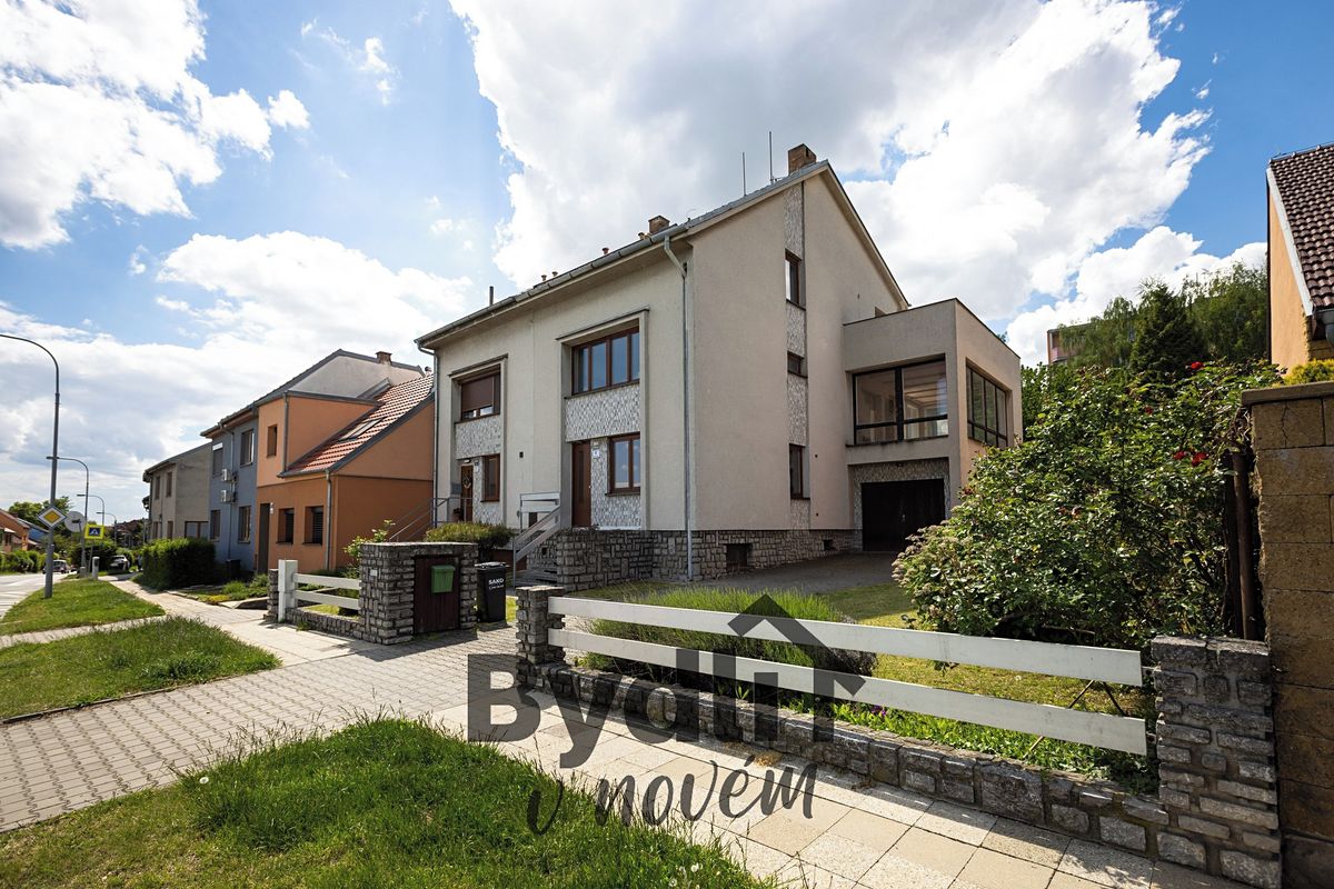 Prodej rodinného domu 265 m², pozemek 685 m²