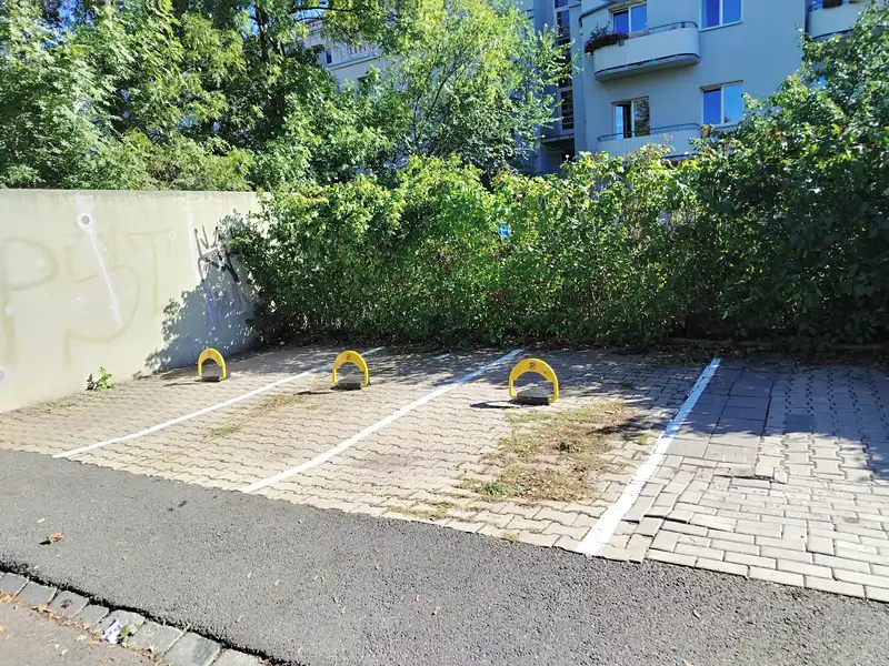 Pronájem garážového stání 10 m², Praha – náhled fotky 3