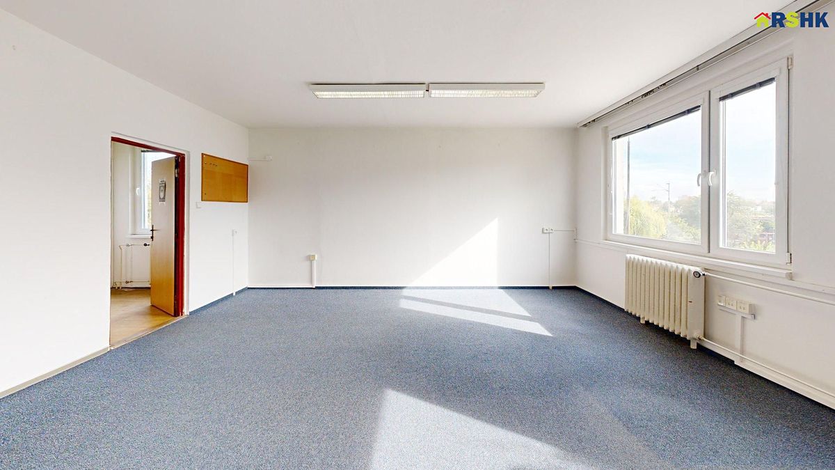 Pronájem kanceláře 602 m² – fotografie 5