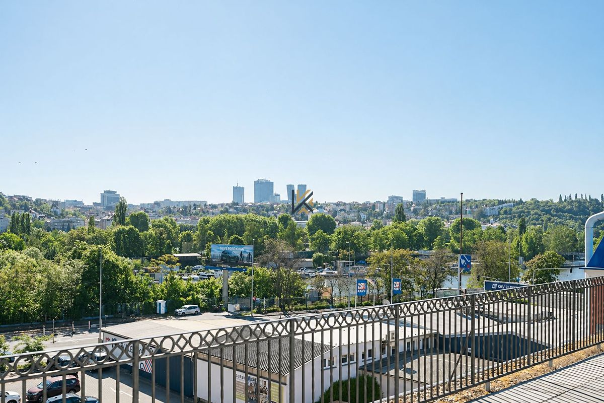 Pronájem kanceláře 45 m² – fotografie 4