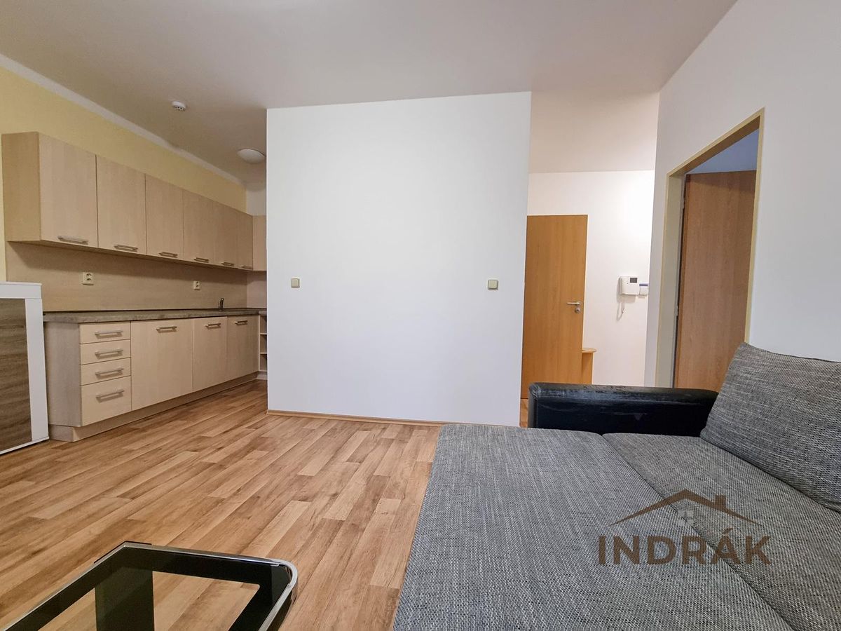 Pronájem bytu 2+kk 40 m² – fotografie 3