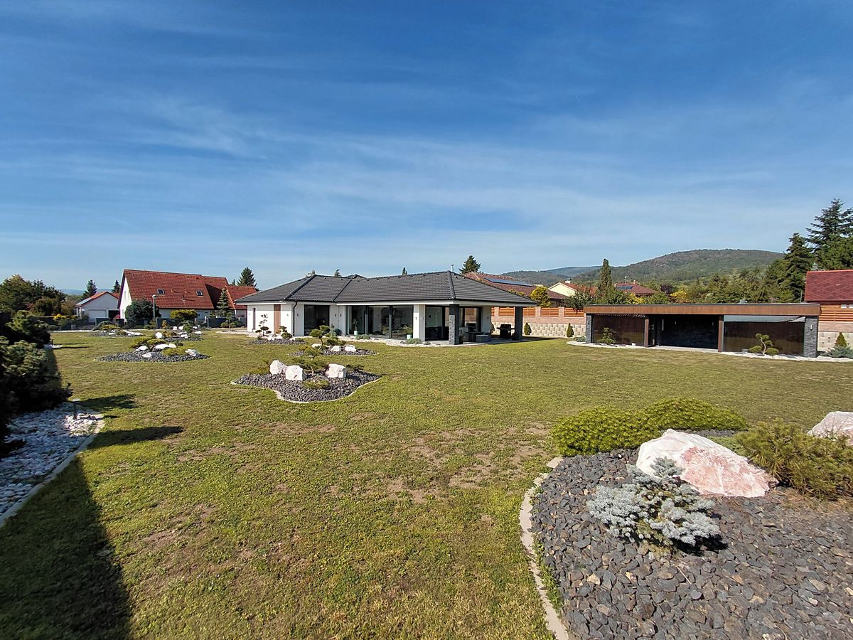 Prodej rodinného domu 190 m², pozemek 2002 m² – fotografie 2