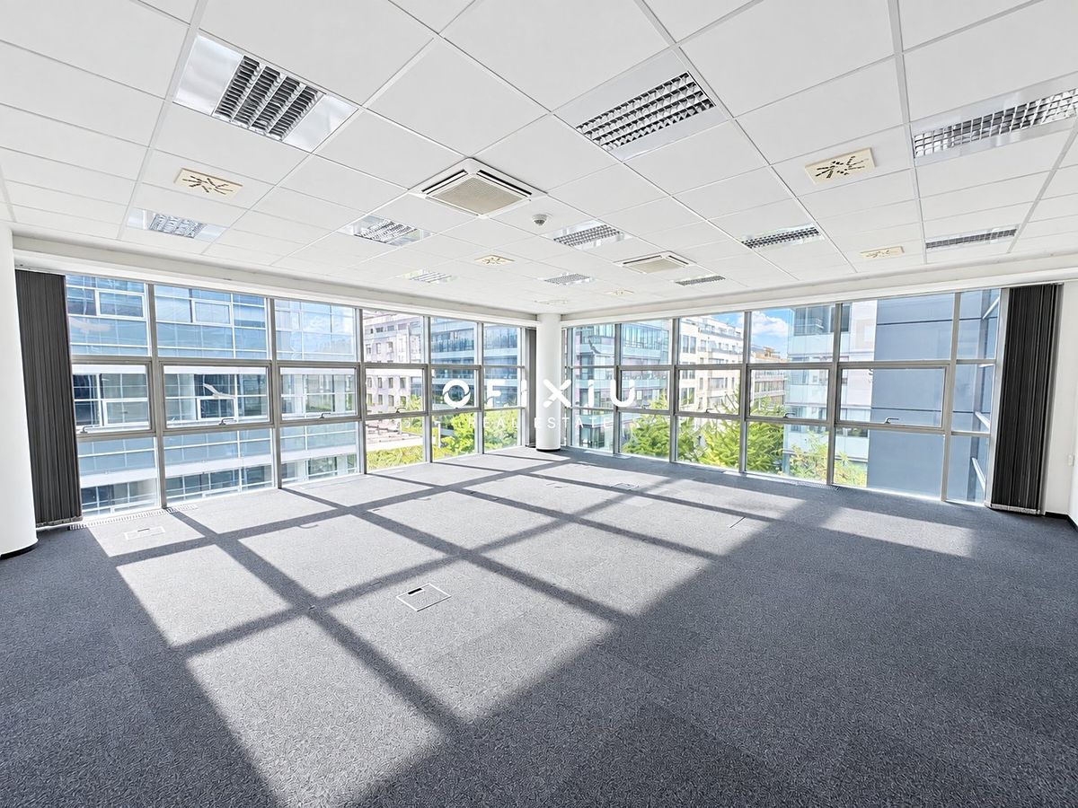 Pronájem kanceláře 4000 m²