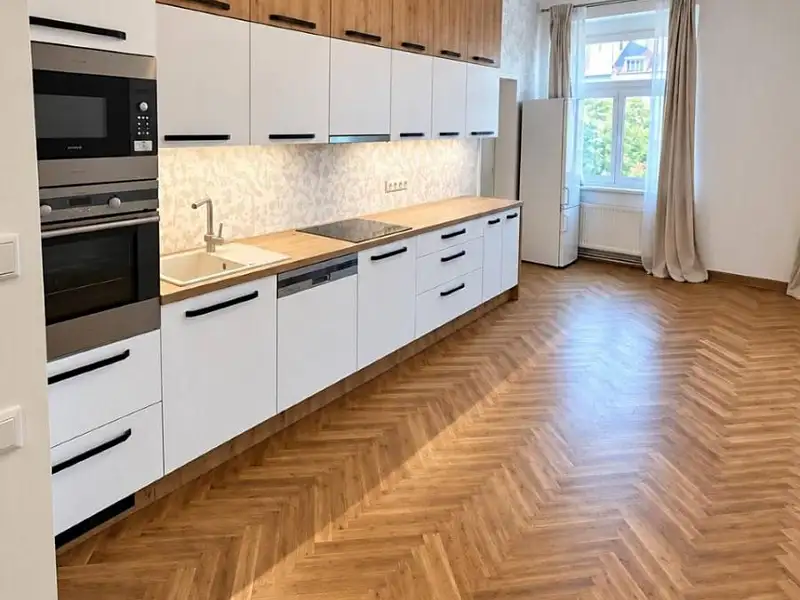 Pronájem bytu 2+kk 80 m², Praha – náhled fotky 2