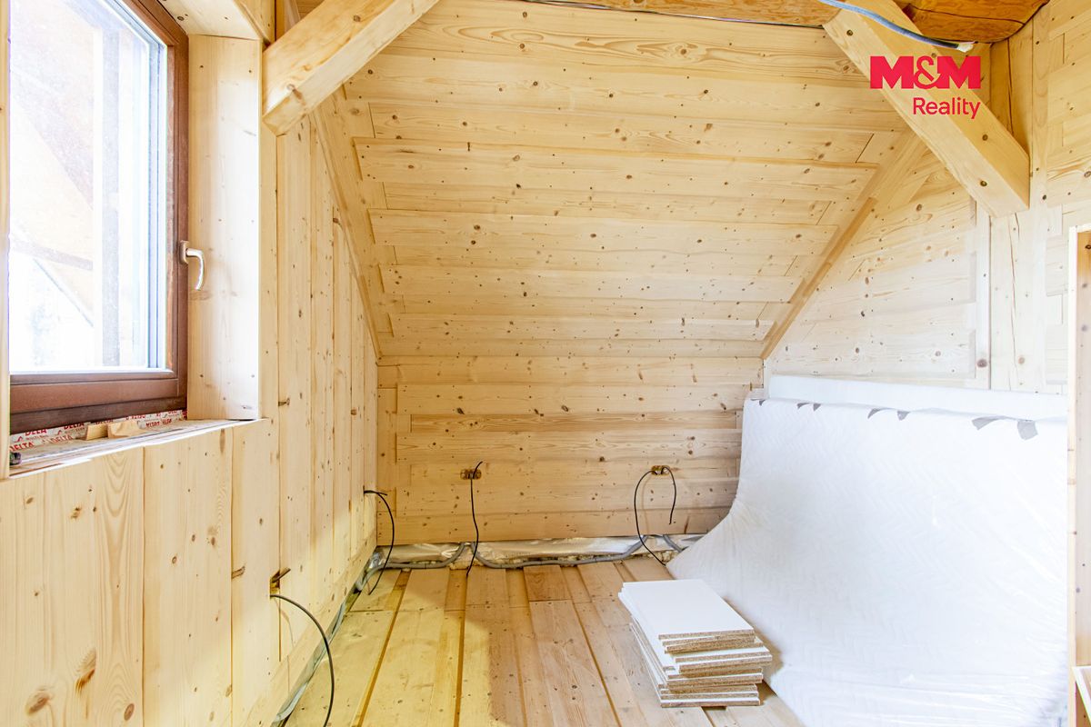 Prodej rodinného domu 120 m², pozemek 14105 m² – fotografie 5