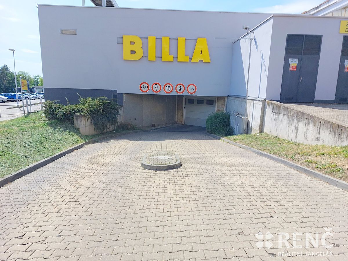 Pronájem garážového stání 12 m² – fotografie 2