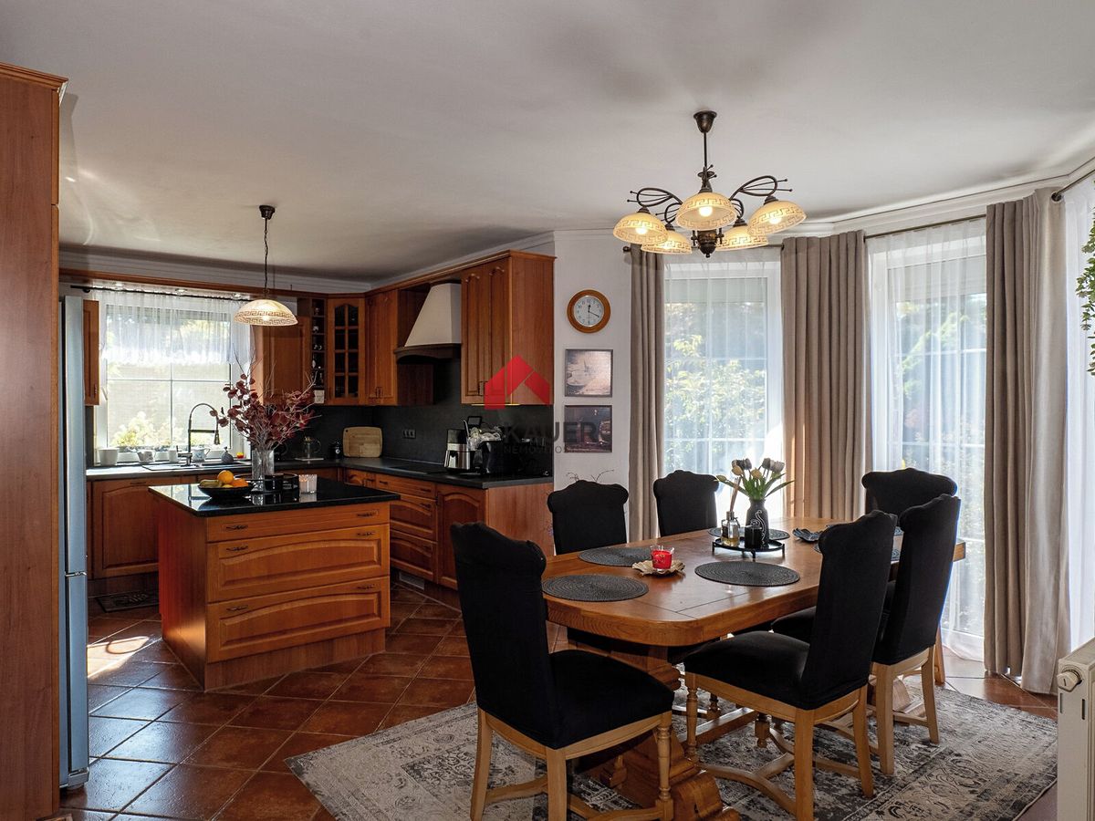 Prodej rodinného domu 183 m², pozemek 2021 m² – fotografie 4