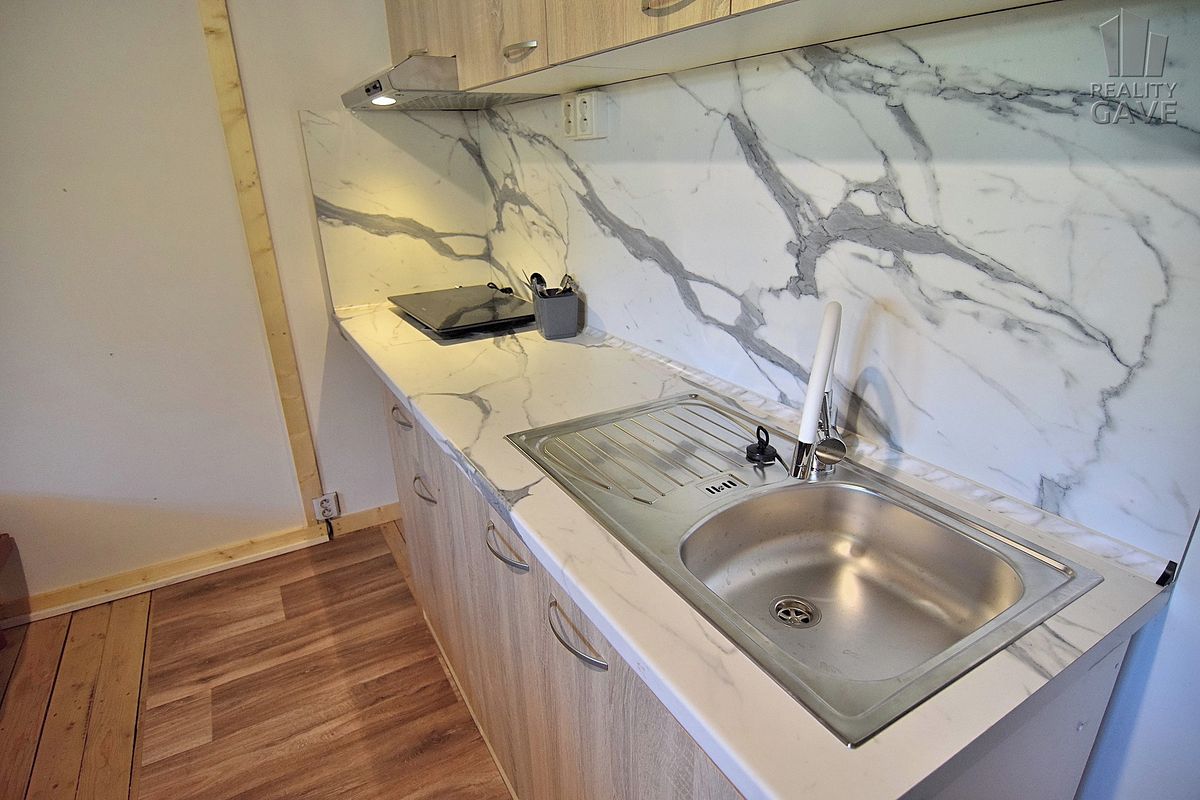 Pronájem bytu 1+kk 25 m² – fotografie 4