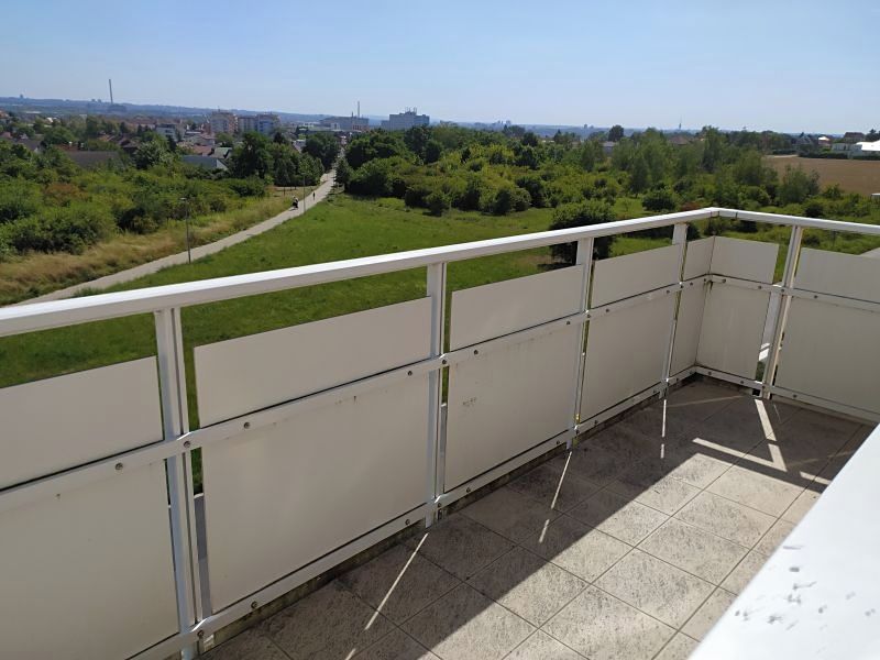 Pronájem bytu 1+kk 33 m² – fotografie 2