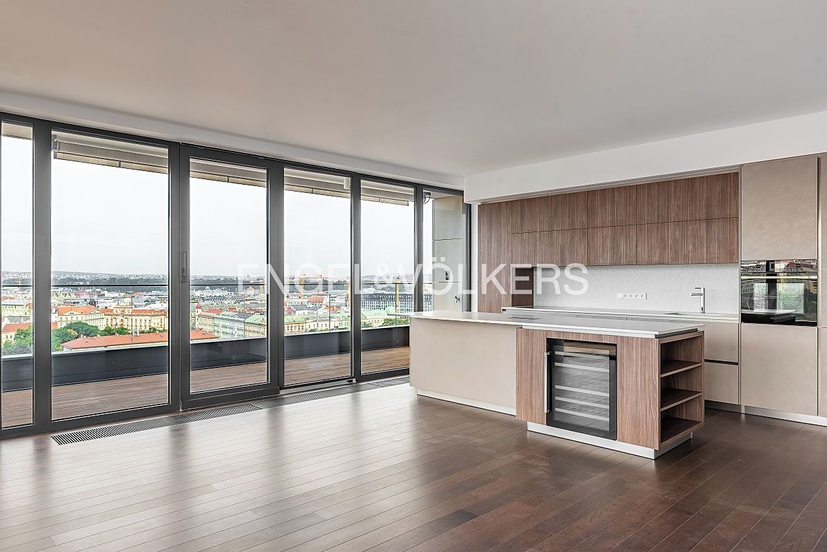 Pronájem bytu 5+kk 230 m²