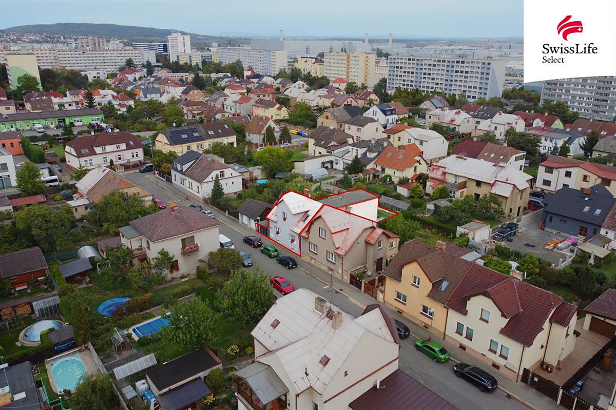 Prodej vícegeneračního domu 230 m², pozemek 595 m² – fotografie 2
